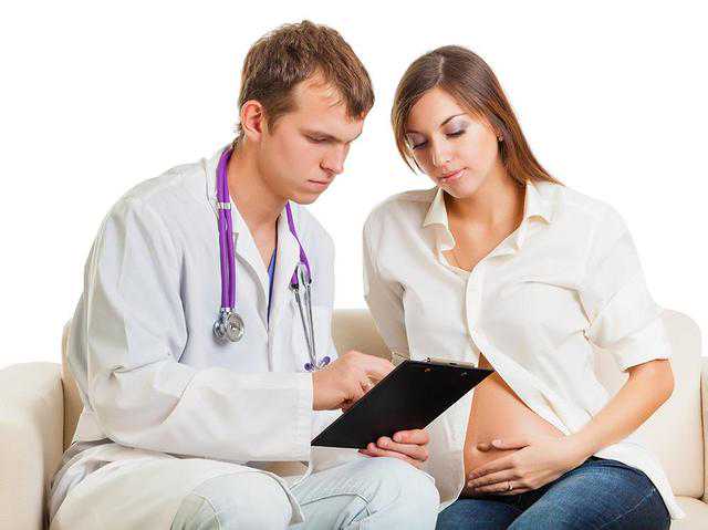 孕妇在分娩清除尿液时发现淡血迹,可能感到惊讶,但不需要过于担心,因这是很正